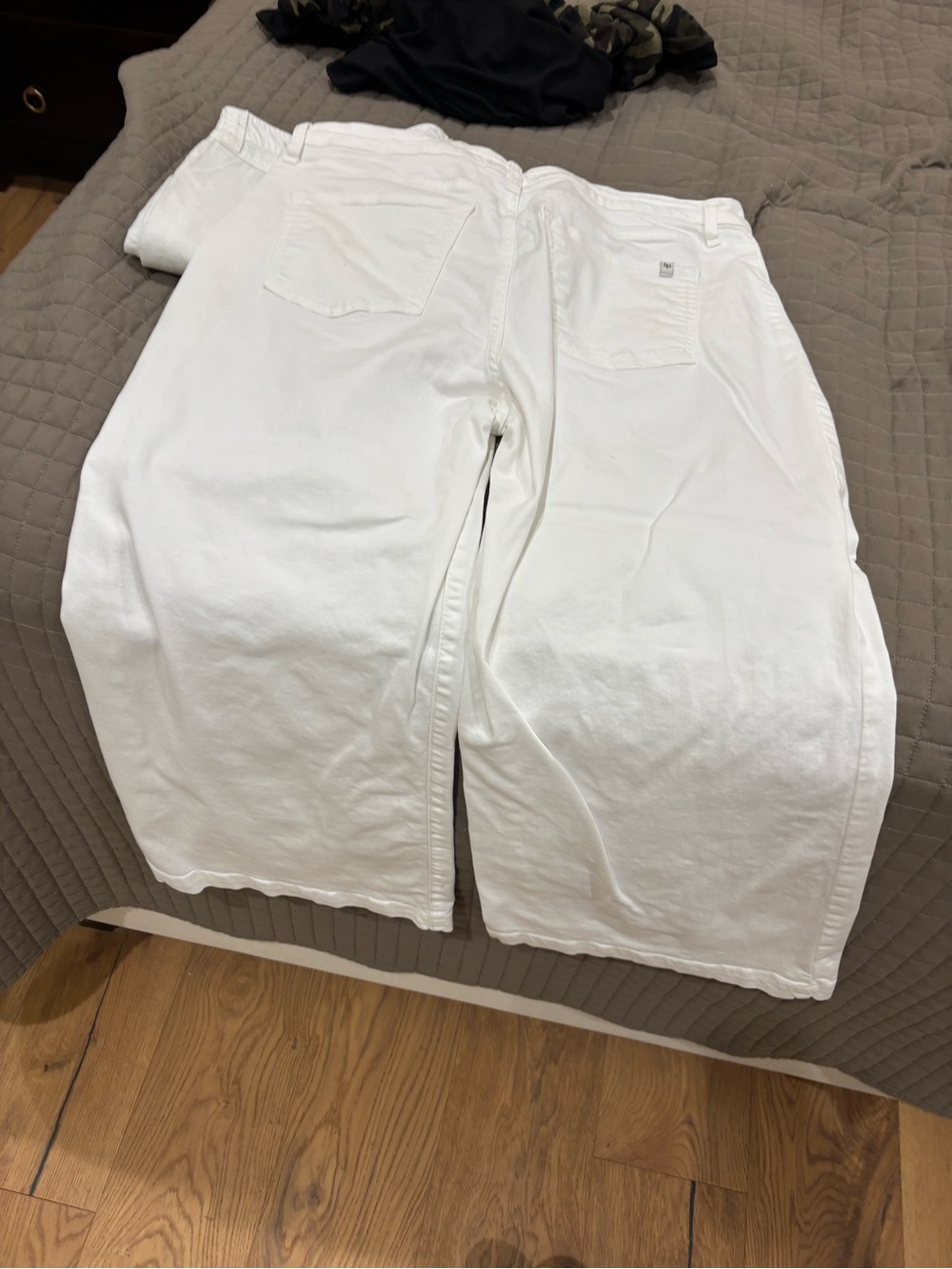 Sneak Peek White Wide-Leg Flare Jeans